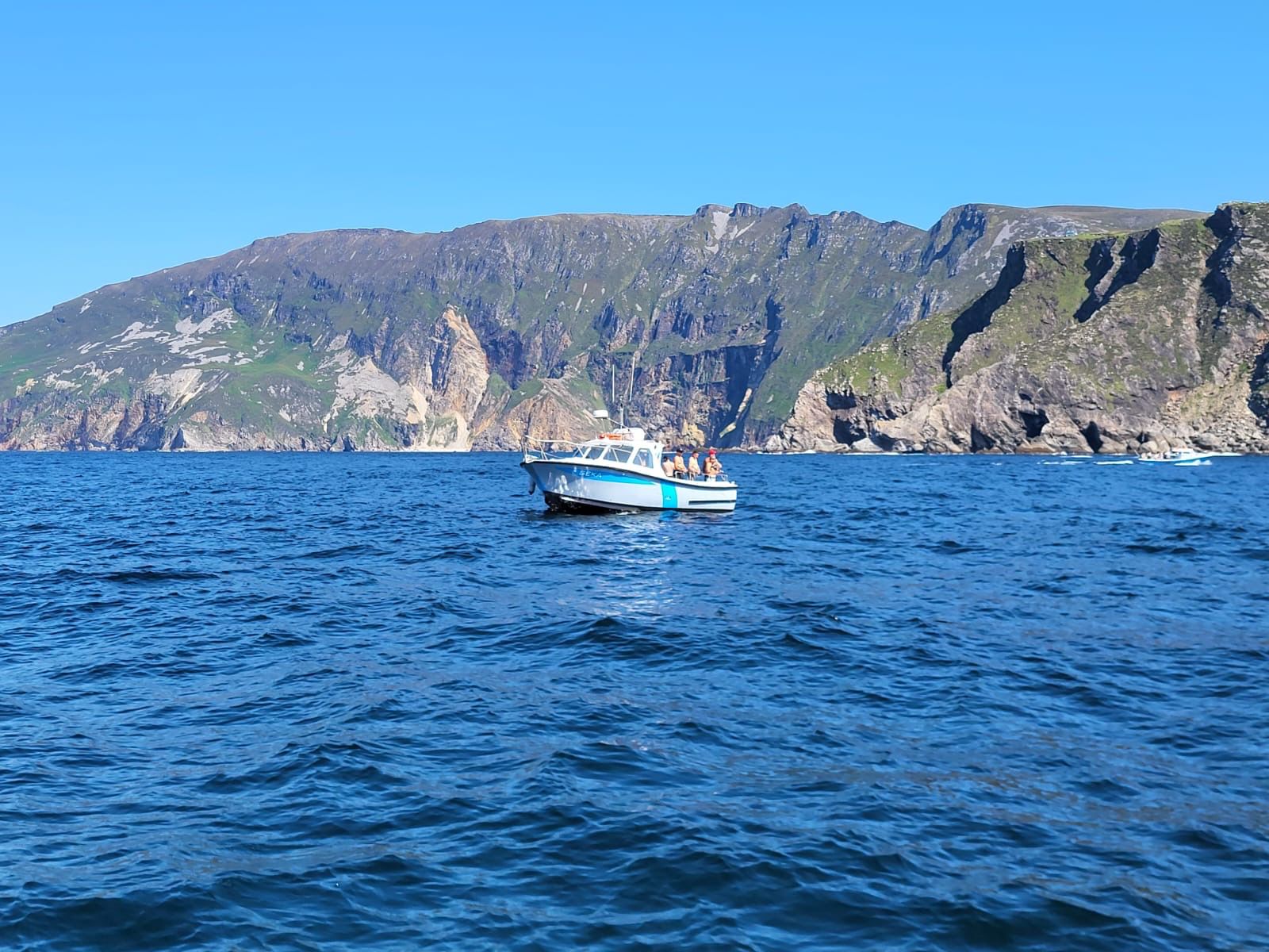 External shot cliffs